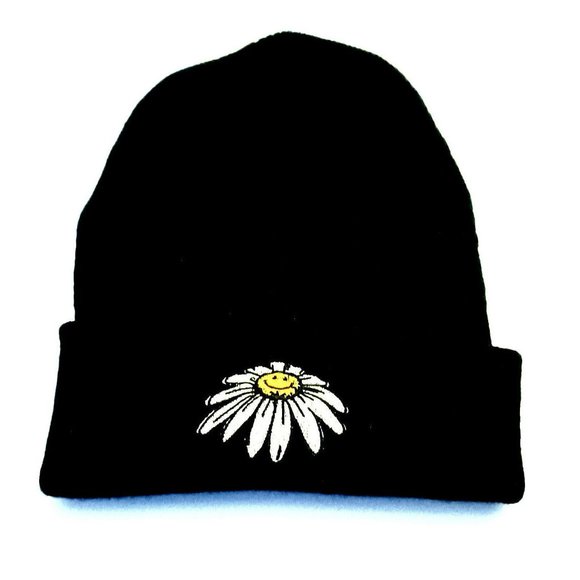 BSR Smileyx by Samii Ryan Black Daisy Beanie NWOT - Picture 1 of 9